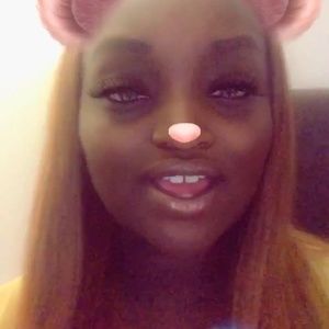 Meet your Posher, Monica